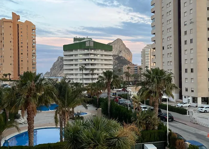 2b - Esmeralda - Pool & Calpe